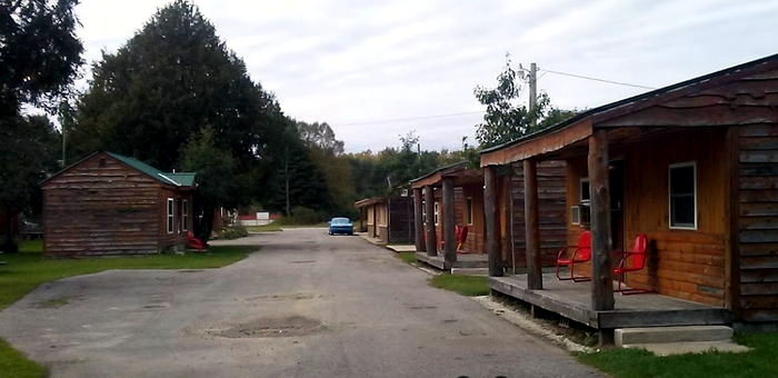 Berrys Motel (Orchard Motel, Orchard Grove Motel) - Web Listing (newer photo)